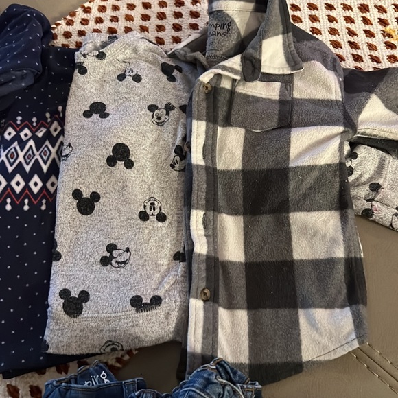 Toddler Boy Size 2T, 6 piece Lot - Picture 3 of 6